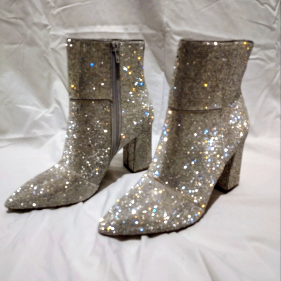 Silver Boots - Picture 1 of 7